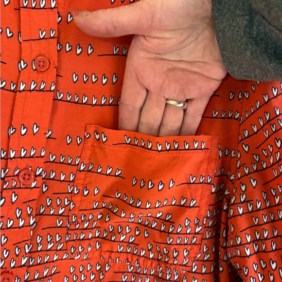 Beach Lunch Lounge hearts on wire 100%rayon button down shirt. Women’s Med. EUC! - Picture 7 of 12